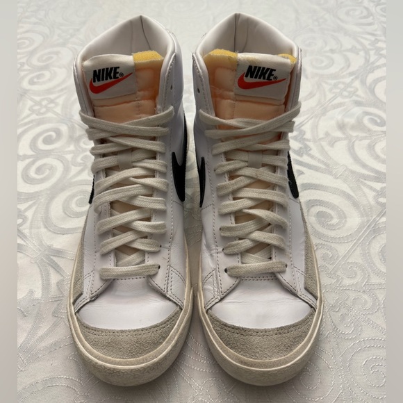 Nike Blazers White Black High-Top Sneakers Woman Size 8 Men Boy 6.5 CZ1055-100 - Picture 4 of 7